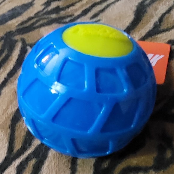 Nerf Dog Blue and Yellow Squeak Ball 4 in Large Xlarge Dog ea. New - Picture 2 of 2